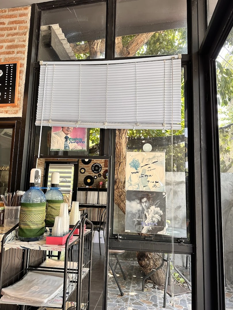 Gramophone & Coffee - Image 1