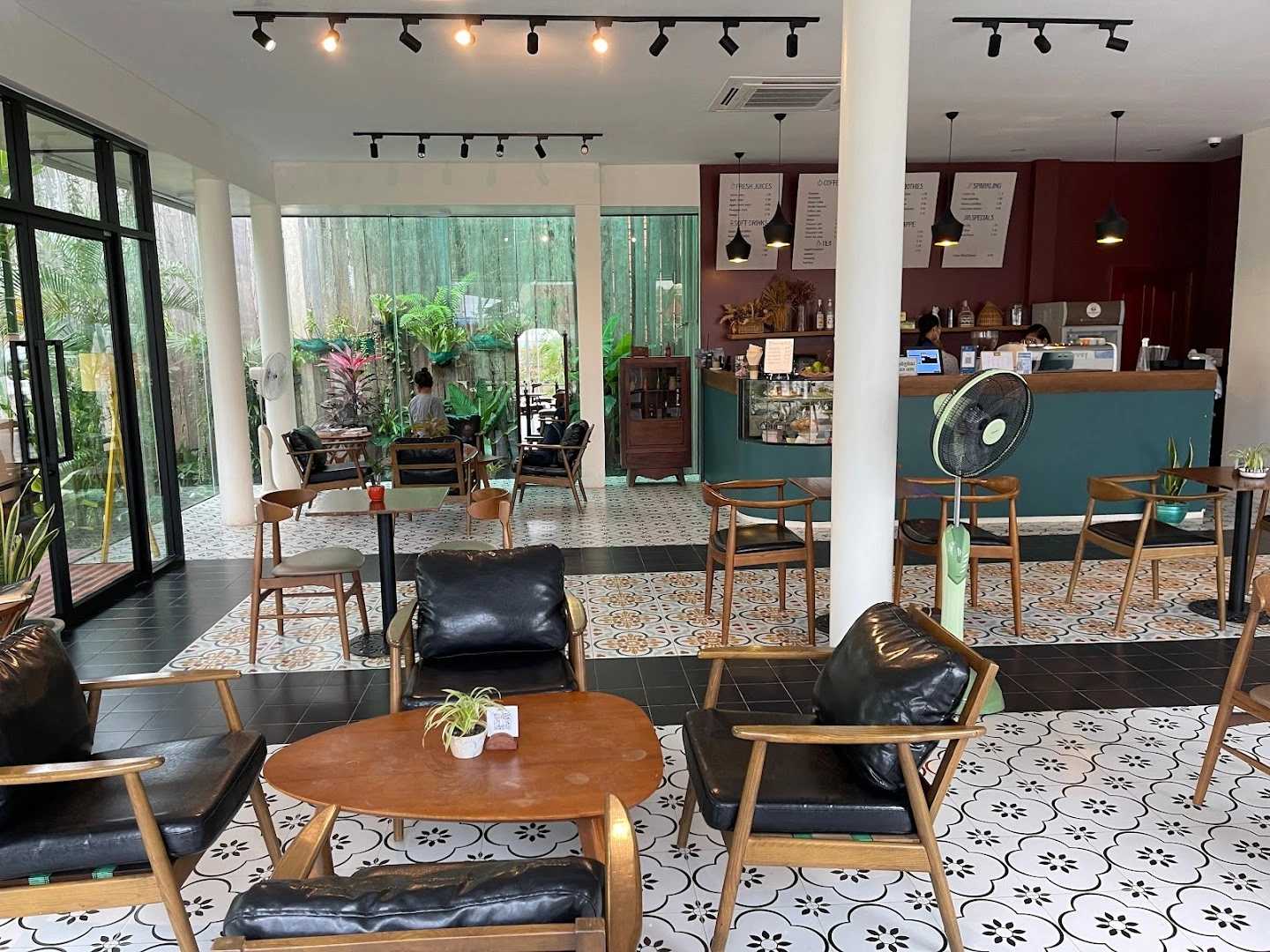 Nearadey Café - Image 1