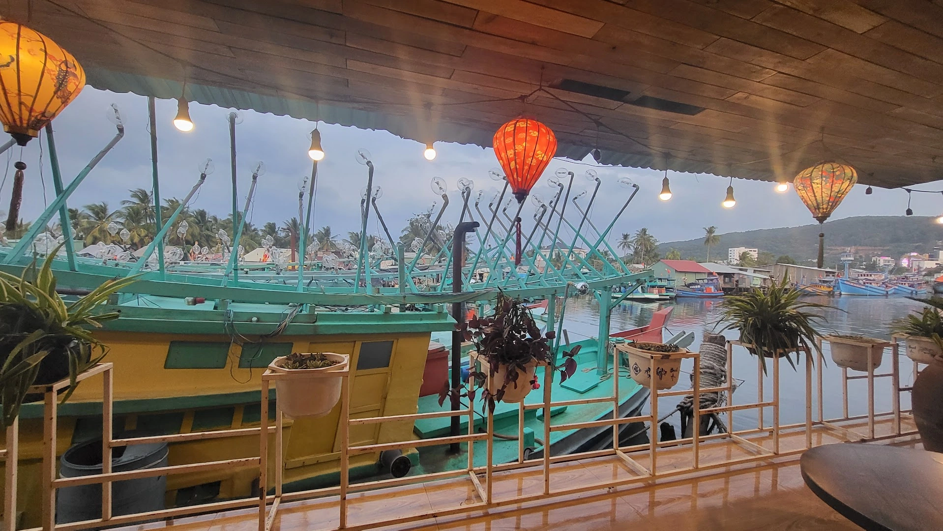 Kin cafe - Image 1