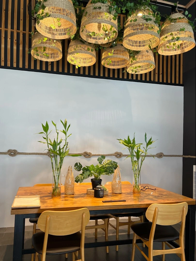 LEO & LILY | Family restaurant - Image 1