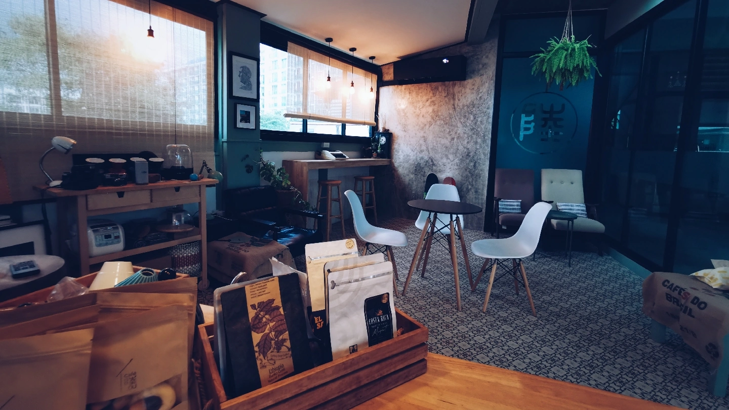 Lou Café - Image 1