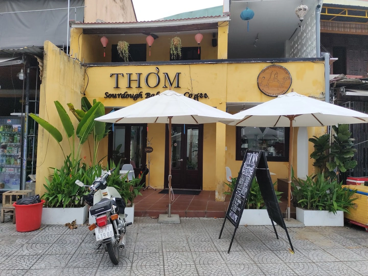 Thom's Sourdough Bakery & Coffee - Old town - Image 1