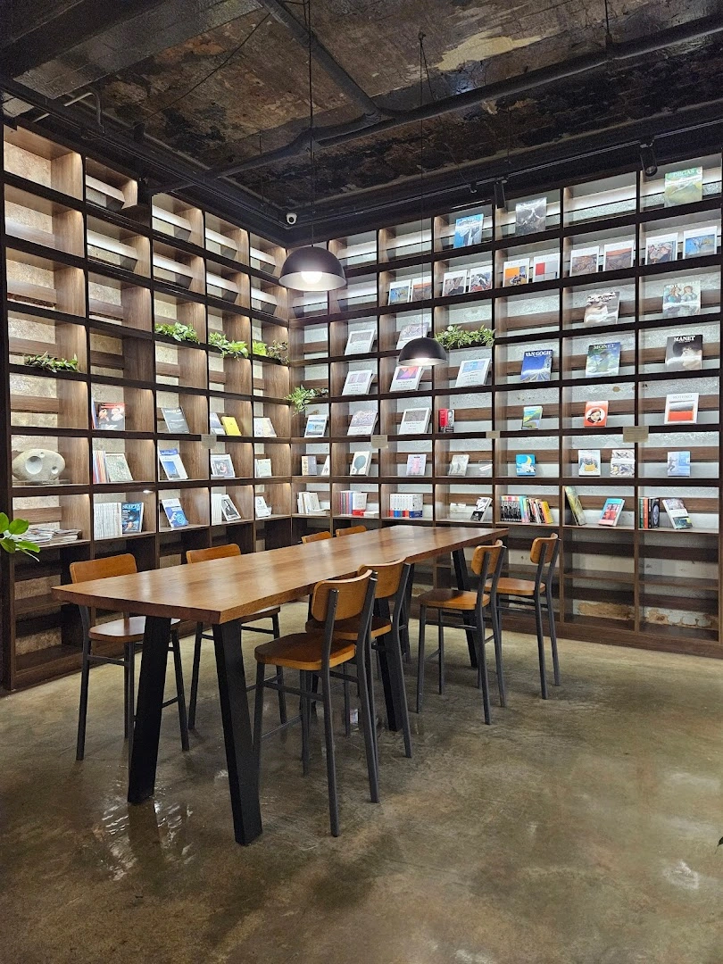 Cafe and Tee - Image 1