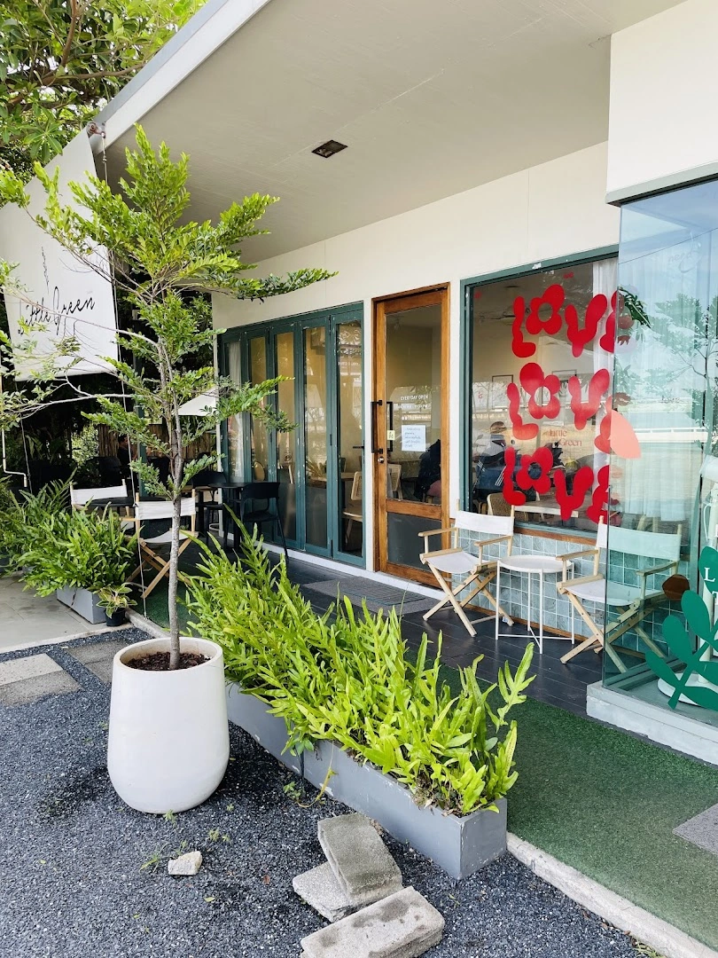 Little green cafe - Image 1