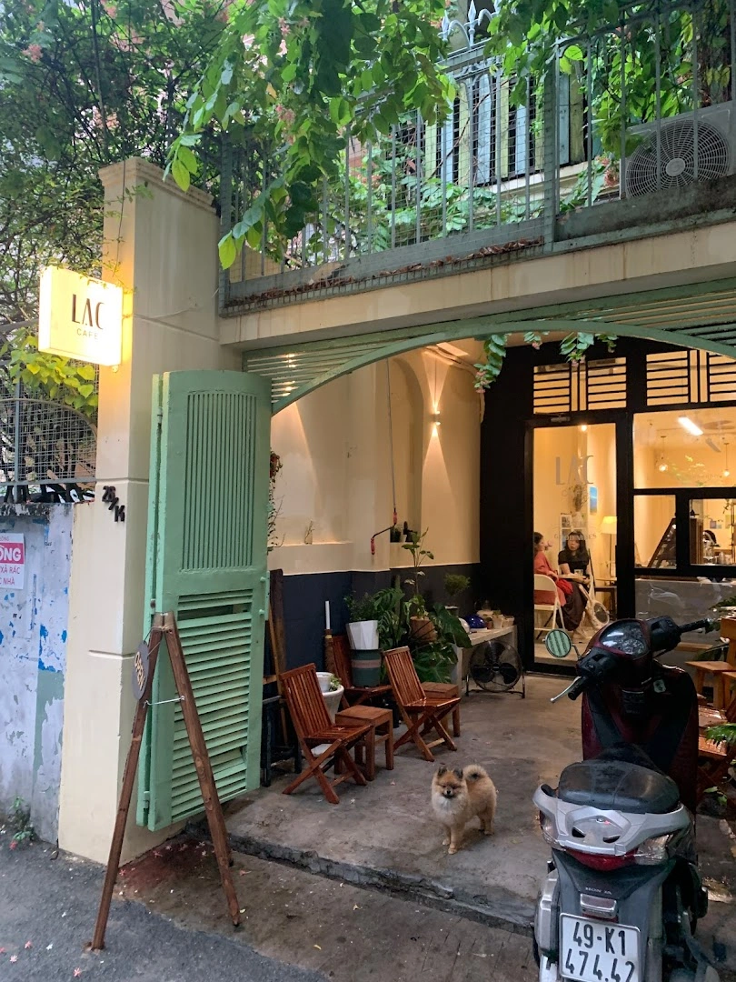 Lạc Cafe - Coffee Brewer - Image 1