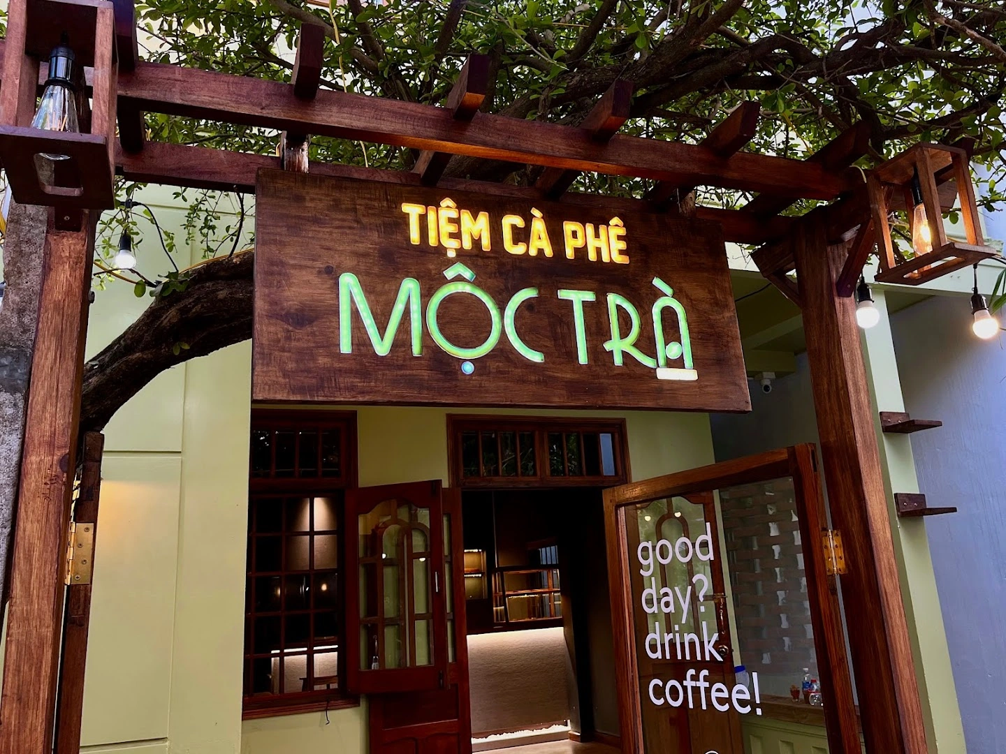 Mộc Trà - Tiệm Cà Phê - Image 1