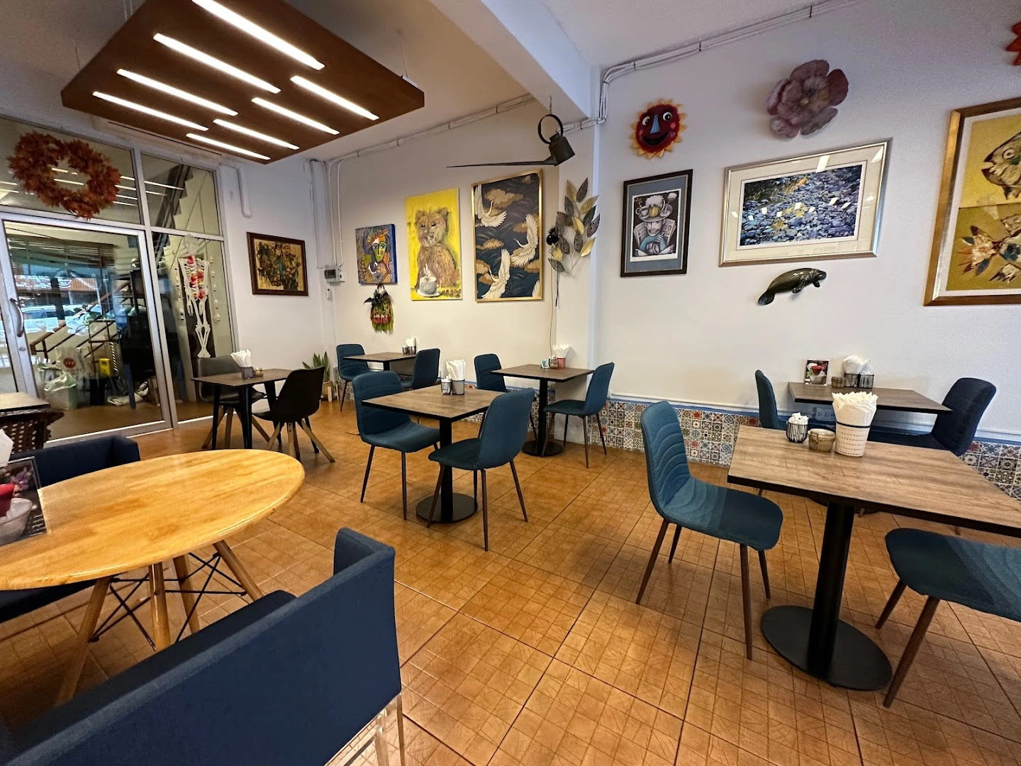 Co & Café - Image 1