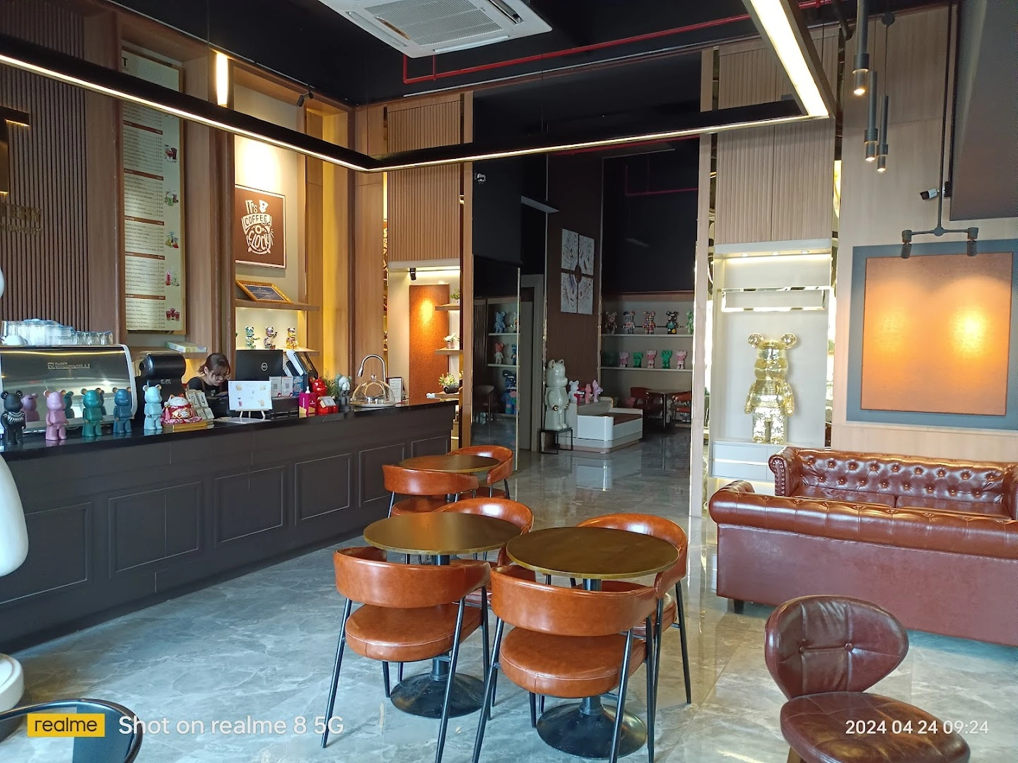T Roastery Coffee and Bakery - Image 1
