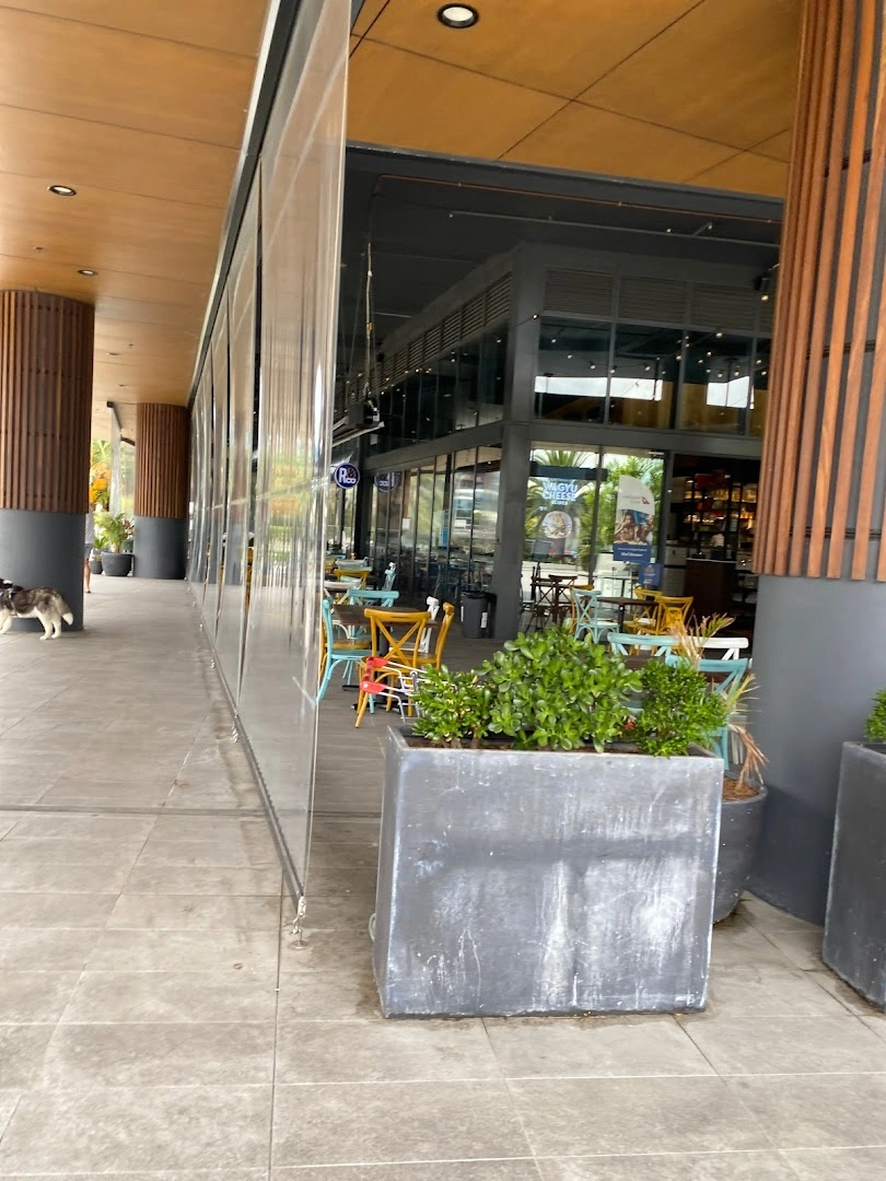 Lakeside Cafe by Chef's - Image 1