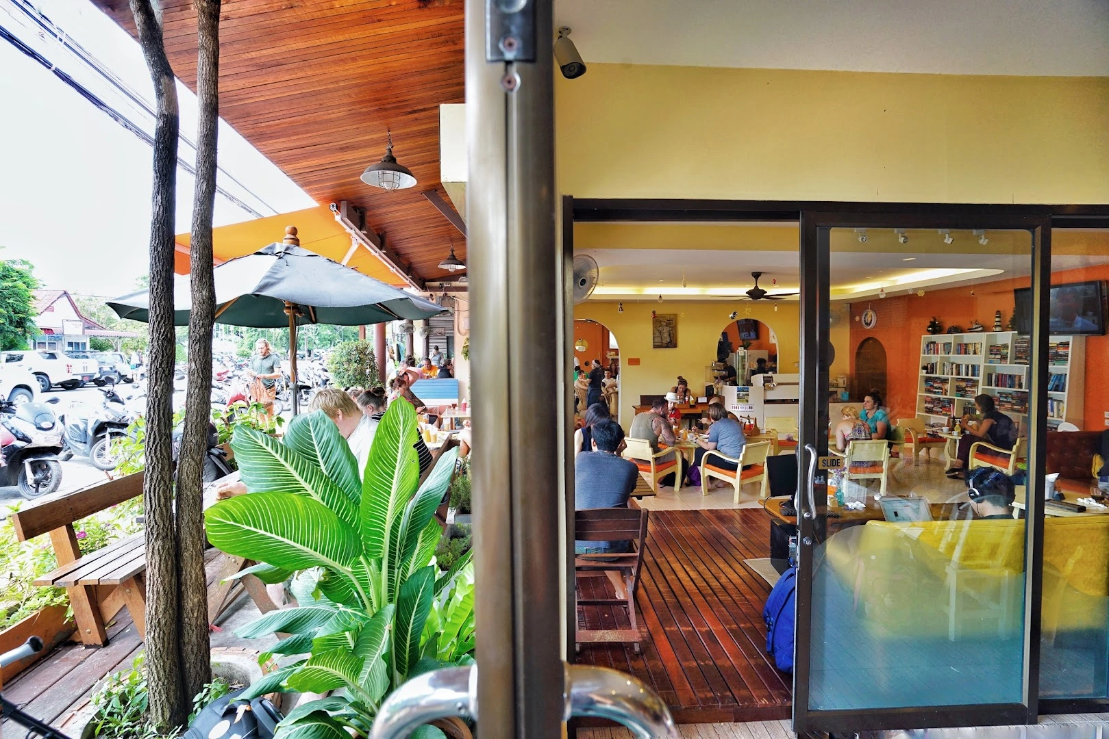 Nira's Home Bakery - Image 1