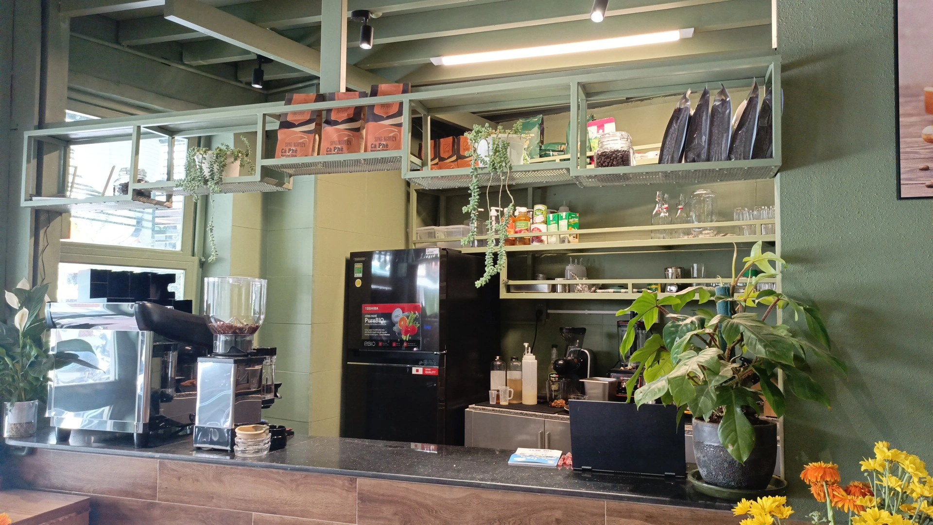 Voilà cafe - Image 1