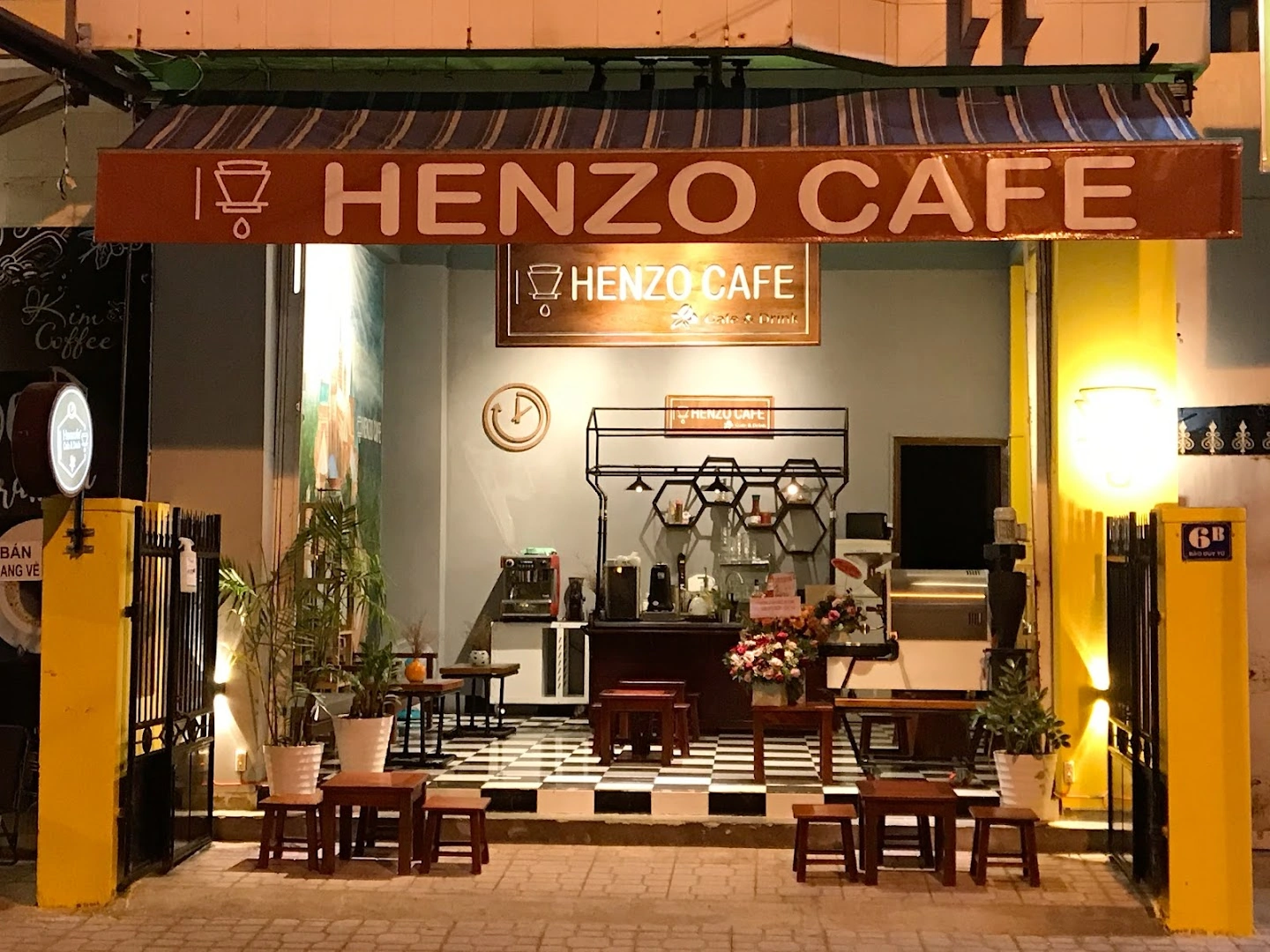 HenZo Cafe - Specialty Coffee - Image 1