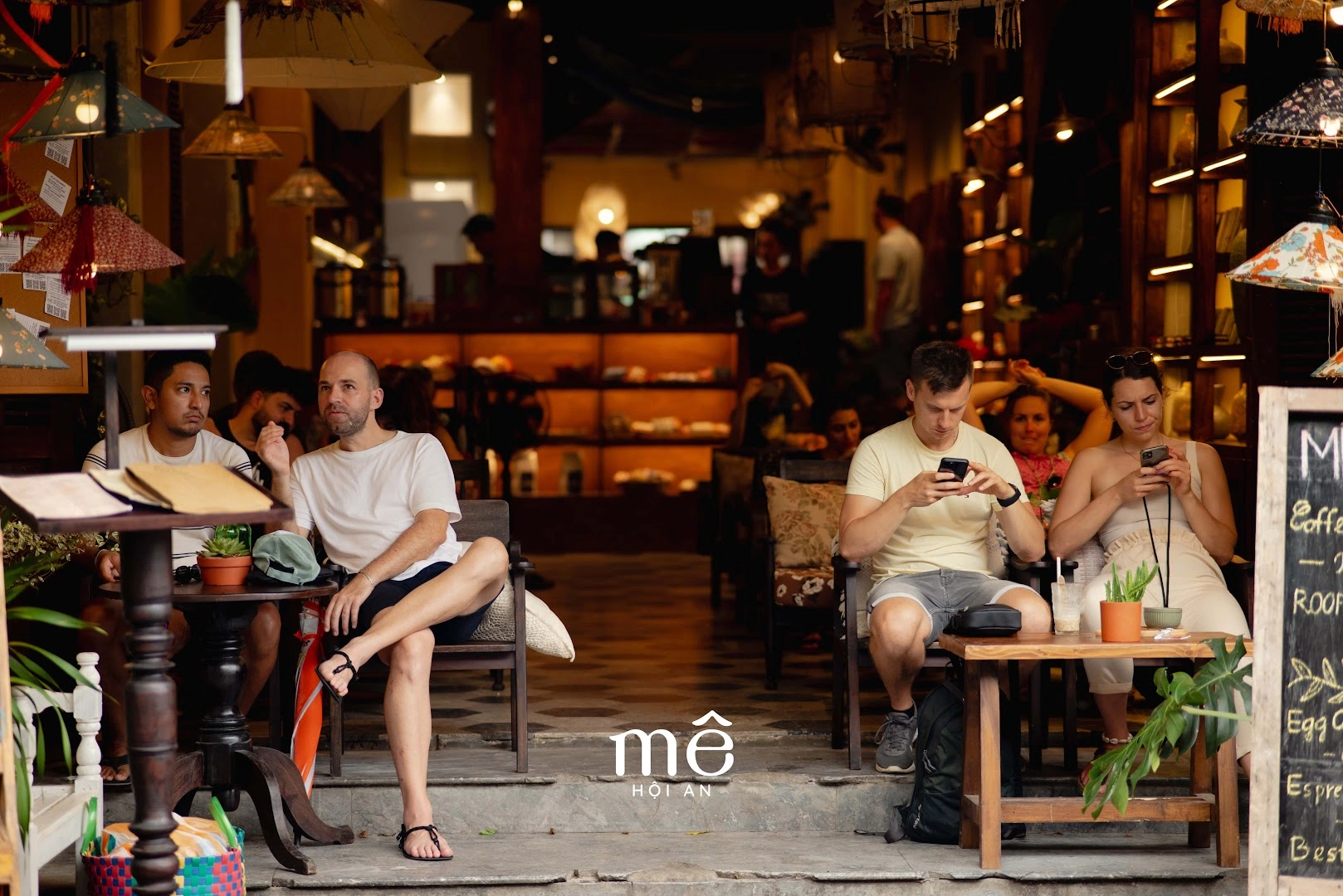 Mê Hội An Rooftop Coffee & Kitchen - Image 1
