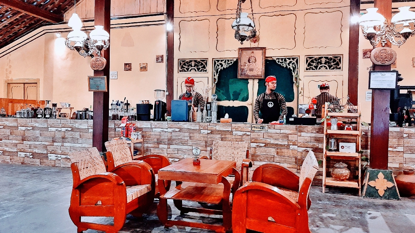 de Ngokow Coffee Roastery & Tea Club Jogja - Image 1
