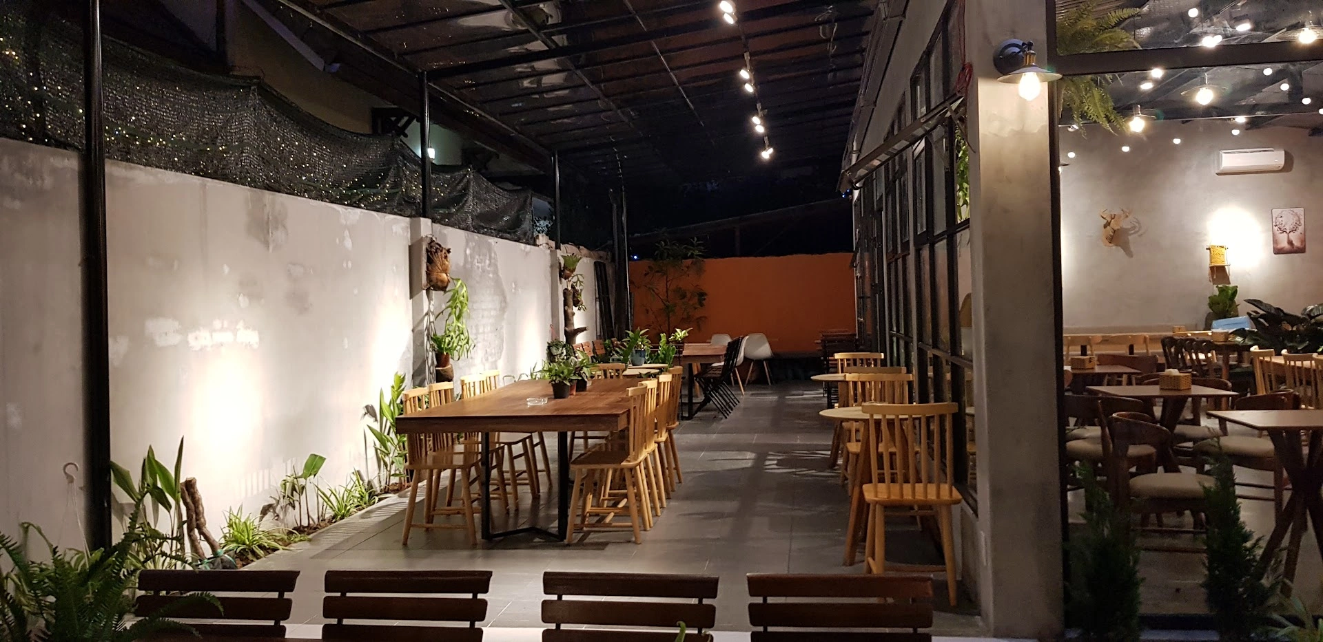 VIVARIA Coffee & Trees - Image 1