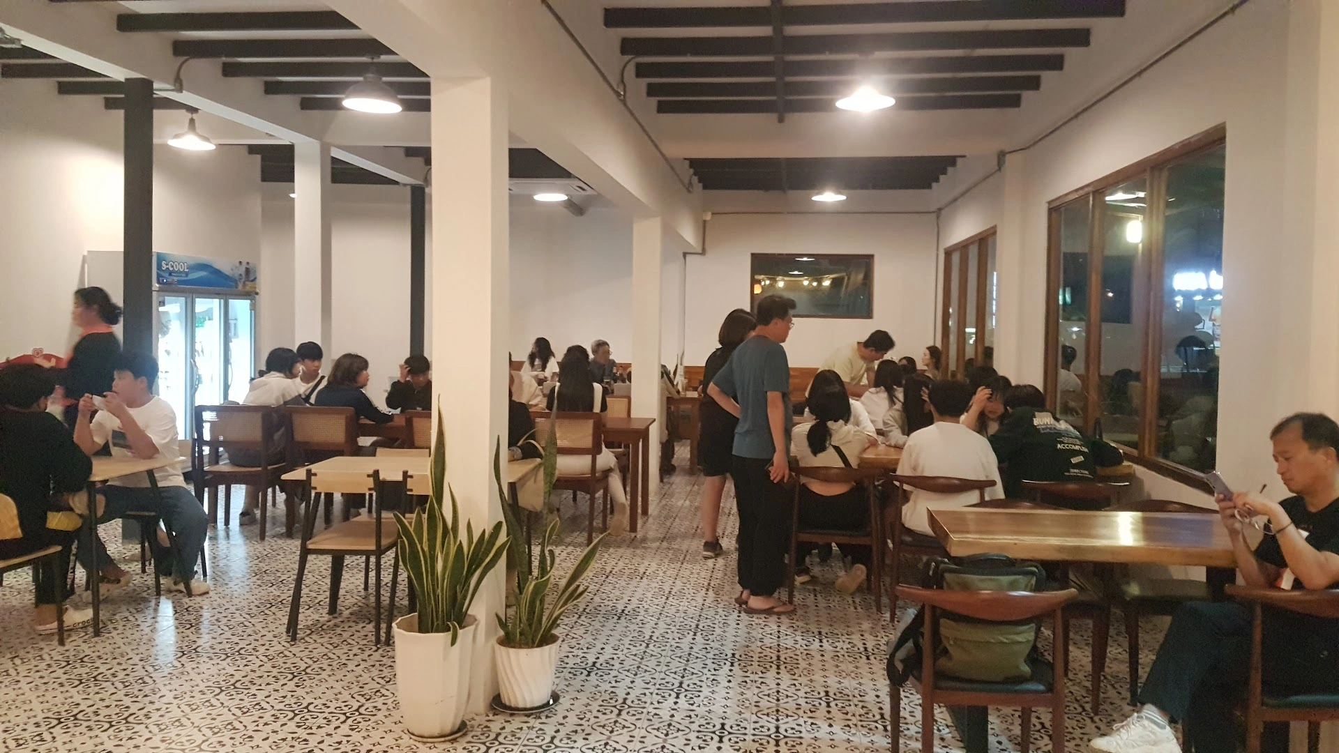 A'Flora Café - Image 1
