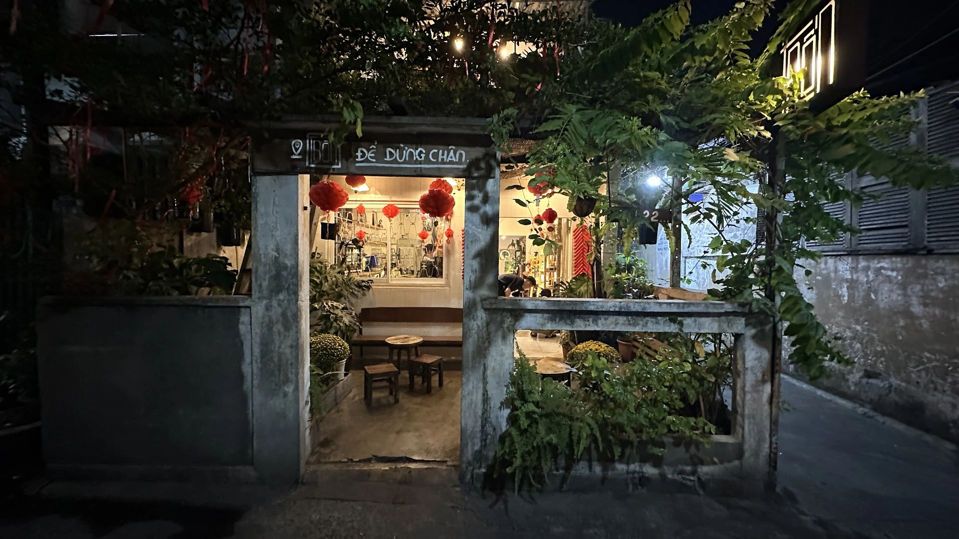 TRỐN để dừng chân - Image 1