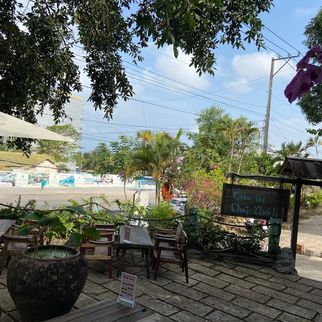 XỐM coffee & bar - Image 1