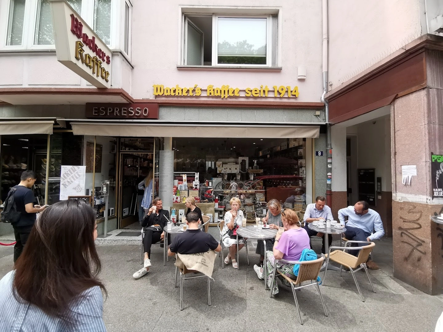 Wacker's coffee shop - Image 1