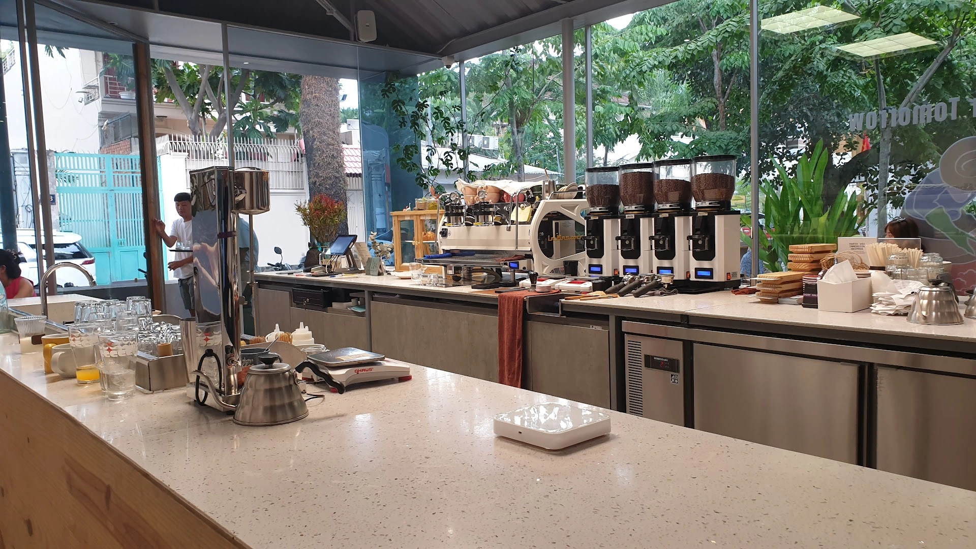 Every Half Coffee Roasters Tu Xuong - Image 1