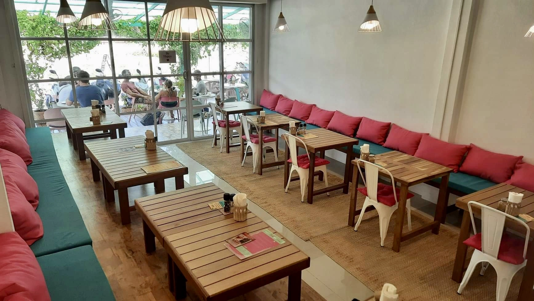 Mimi’s Café - Image 1
