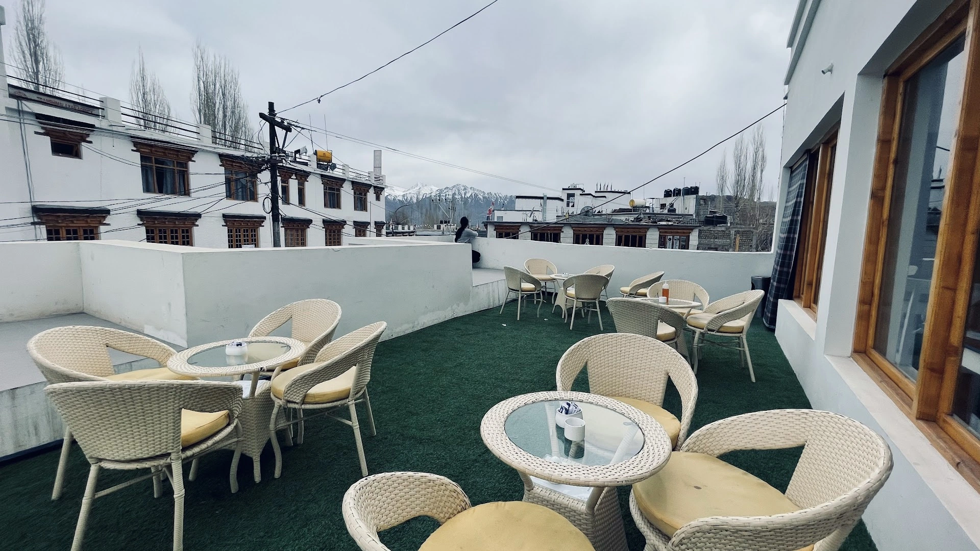 Niran lounge - Image 1