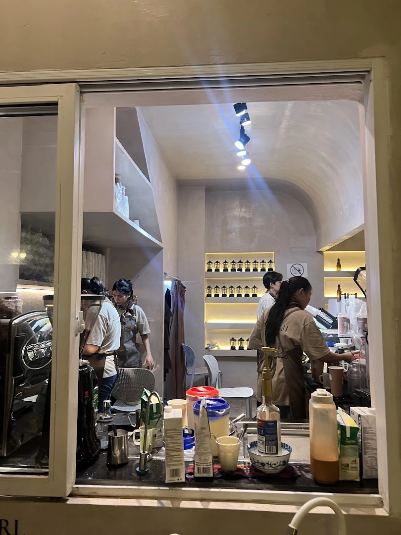 SongHinh Cafe & Bistro - Image 1