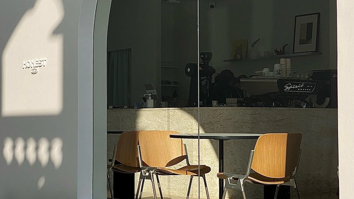 Honest Coffee & Service - Image 1