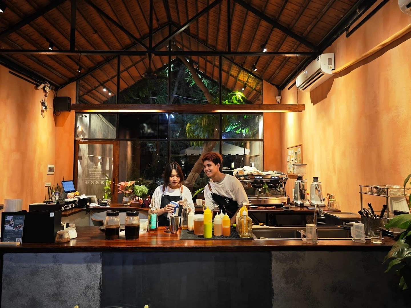 Xam' Cafe - Image 1