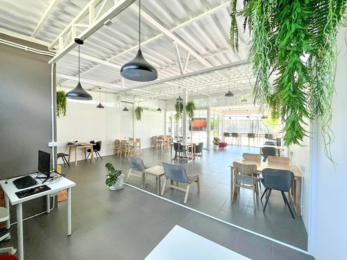 Sabaii Bay Co-working - Image 1