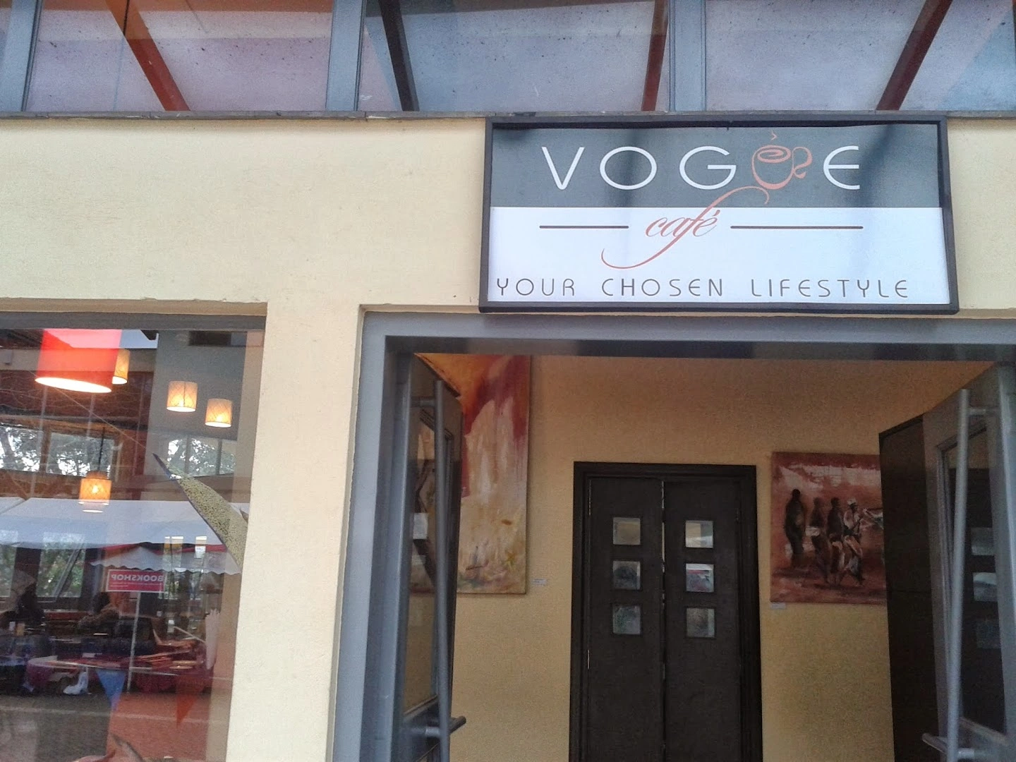 Vogue Café - Image 1