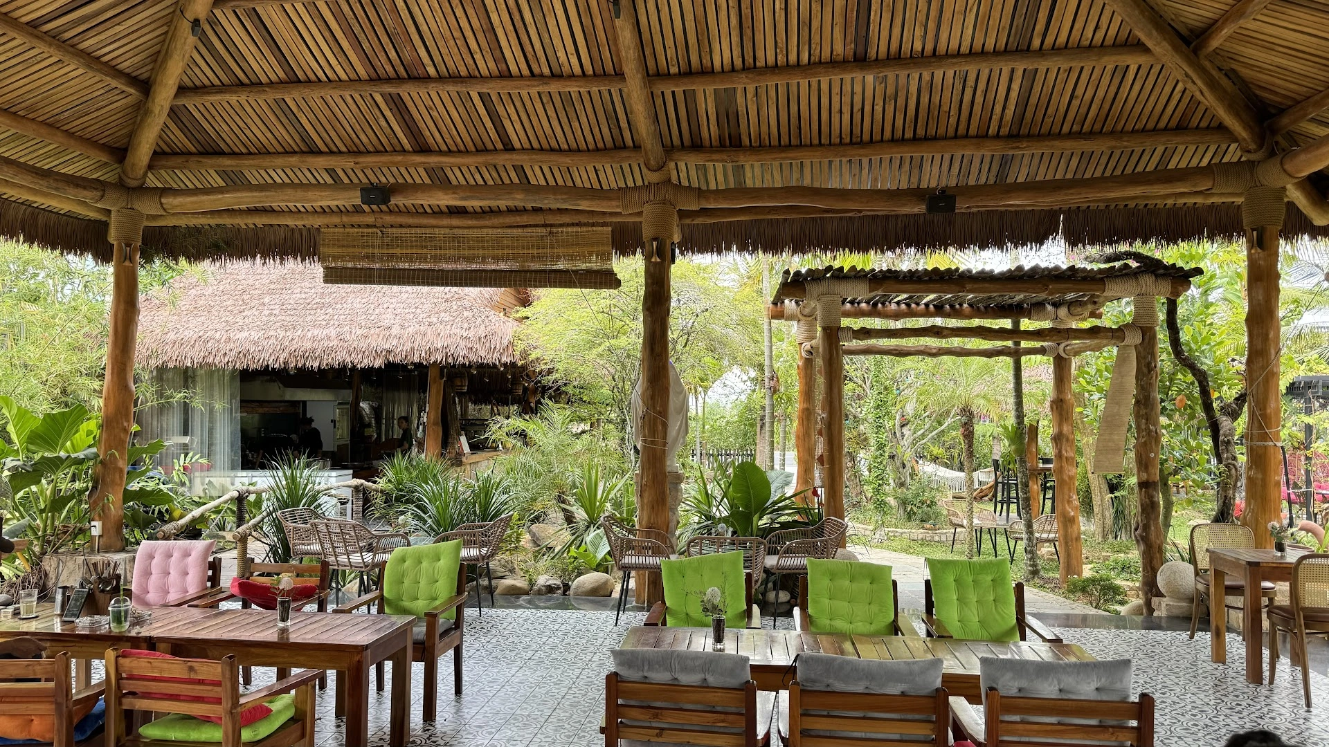 Garden Food, Coffee & Spa - Image 1