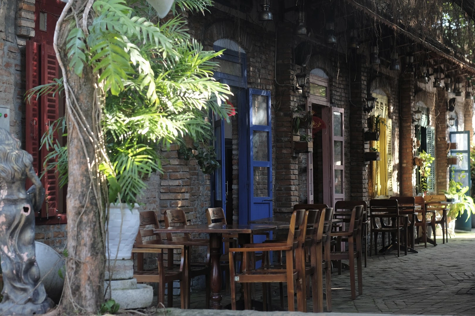 Cafe Legacy - Image 1