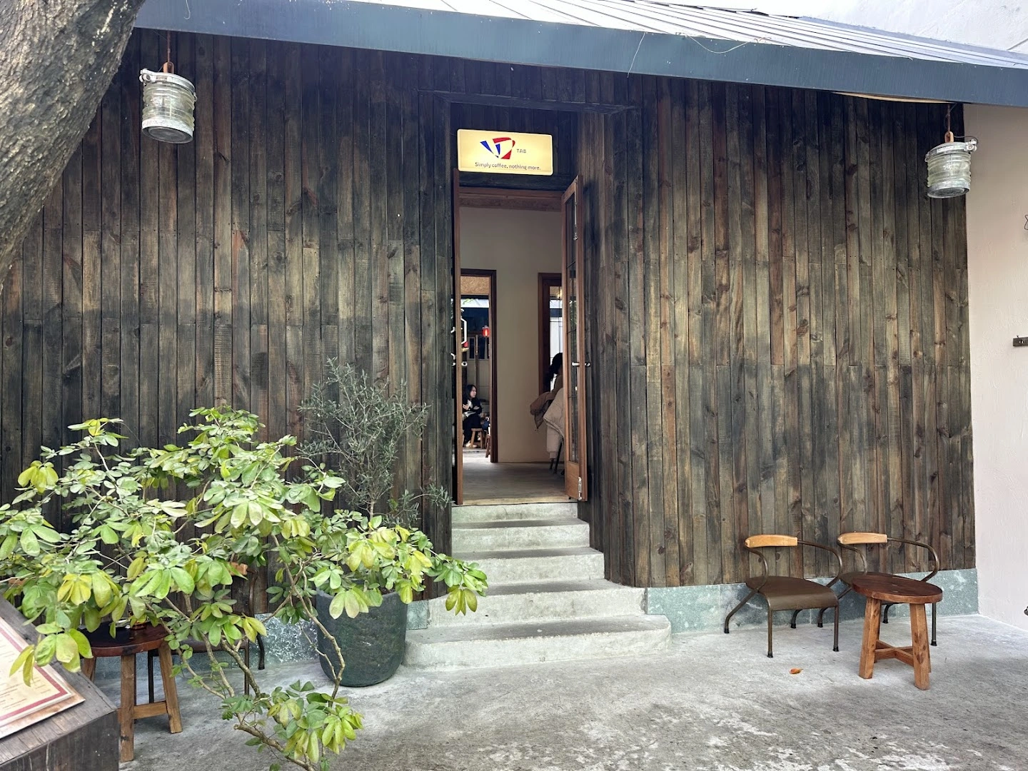 V7 Tab Coffee - Image 1