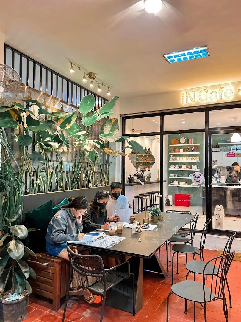IN Cafe Bar - Image 1