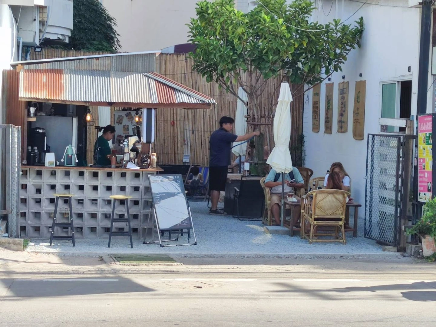 สนิมริมเล Cafe - Image 1