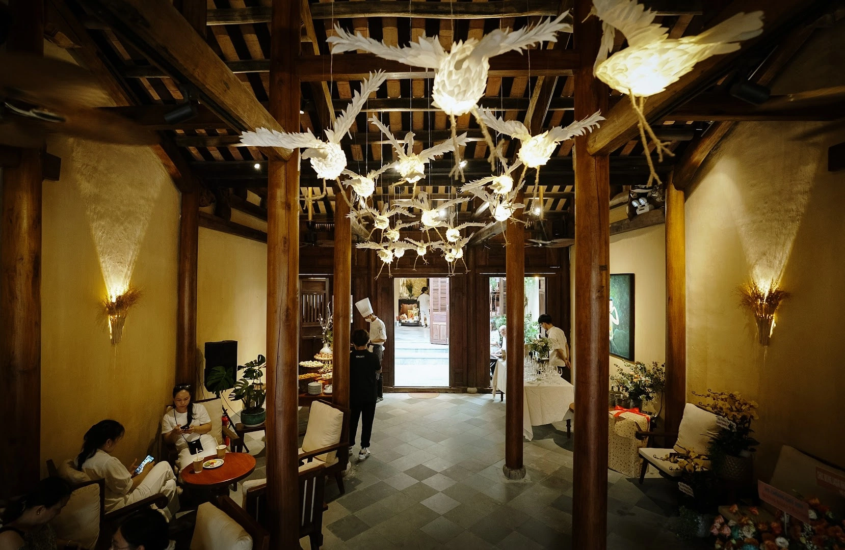 LaQue Restaurant & Coffee - Image 1