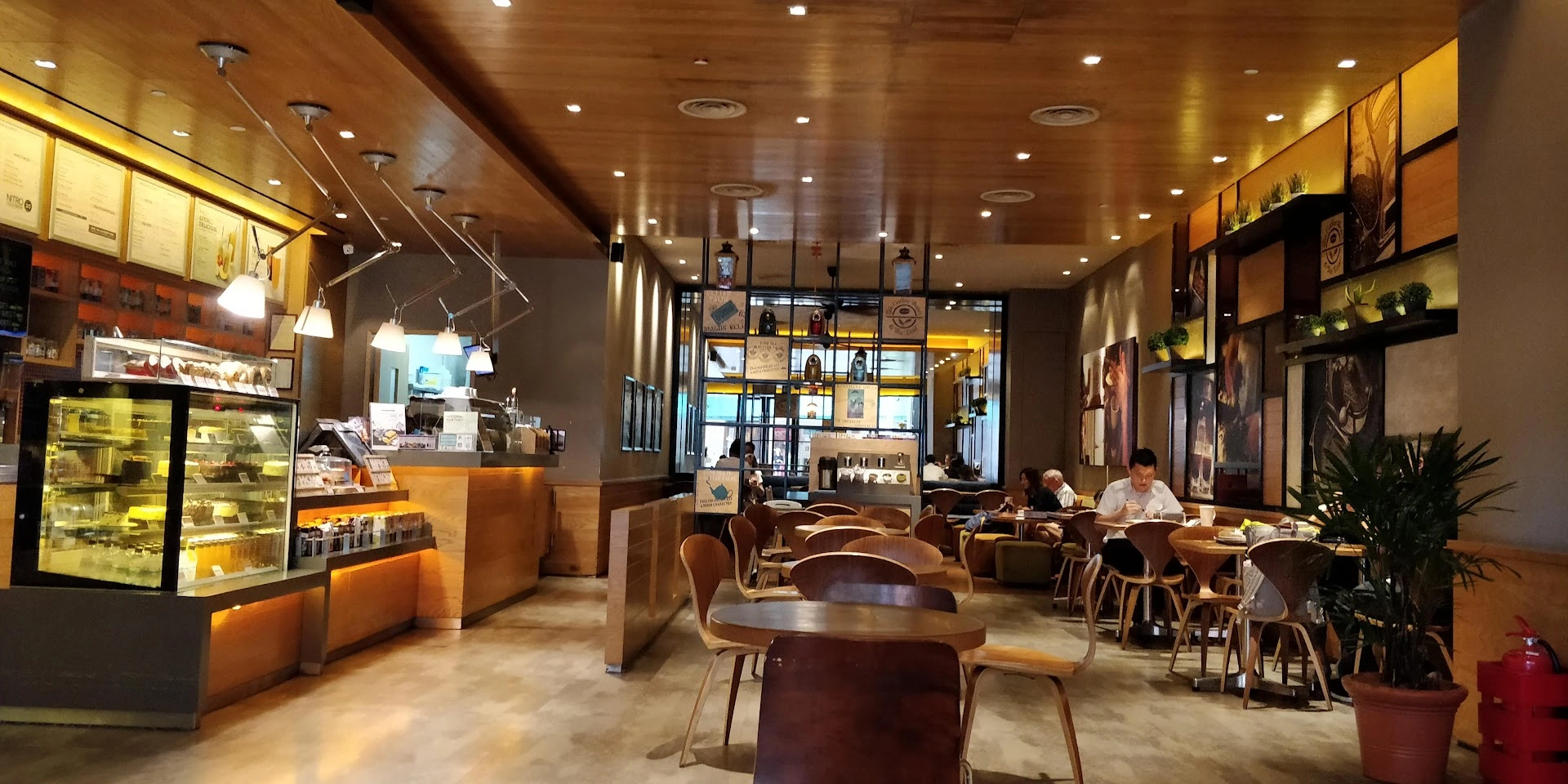 The Coffee Bean & Tea Leaf - Image 1
