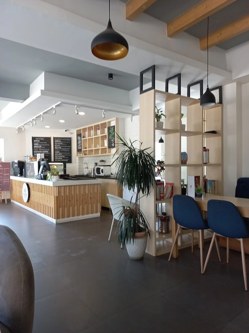 London Cafe - Image 1