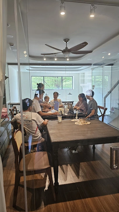 Le'Monet Art Cafe - Image 1