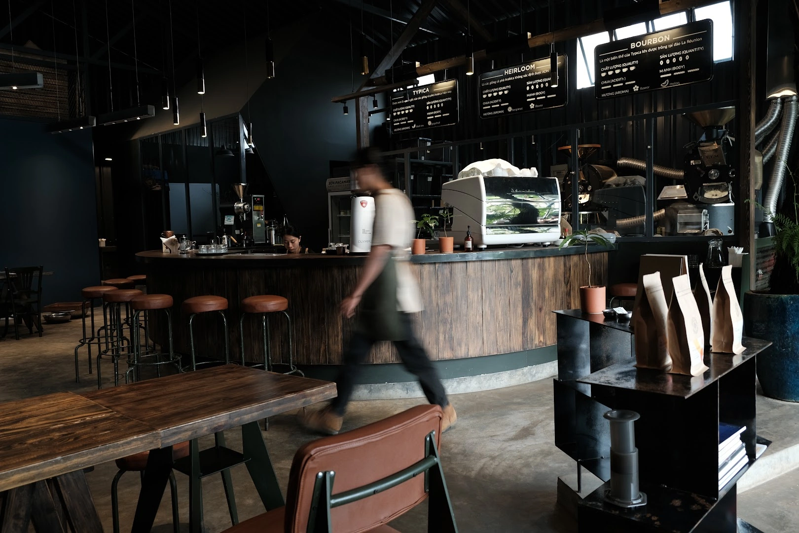Sơn Pacamara Roastery & Coffee Shop - Image 1