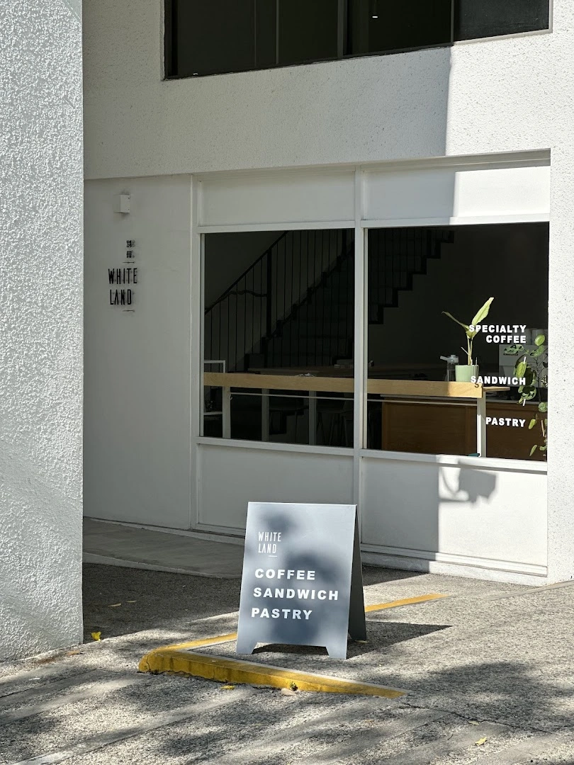 WHITE LAND CAFE - SPECIALTY COFFEE - Image 1