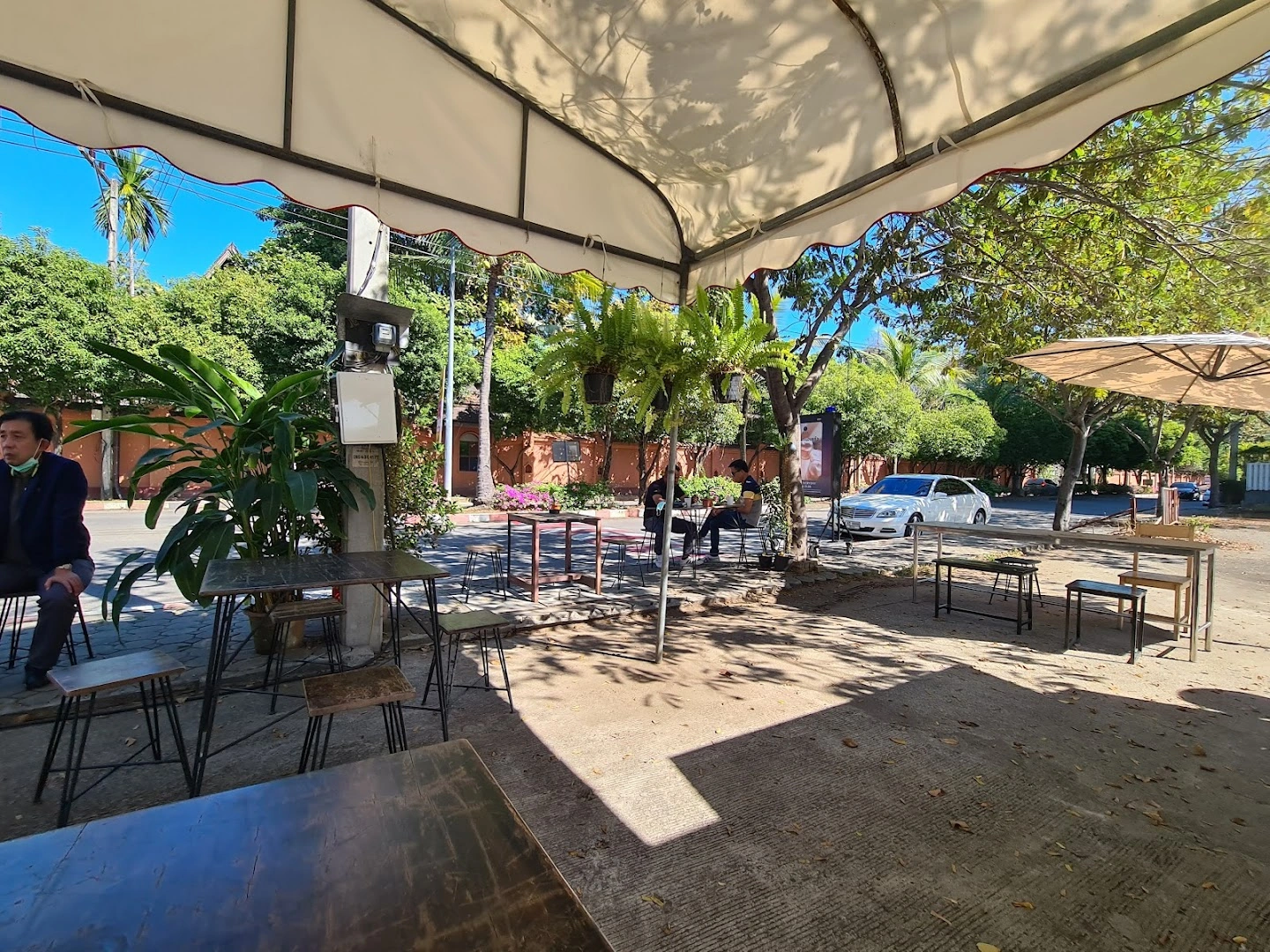 Ninebar Coffee Roaster; Business Park - Image 1
