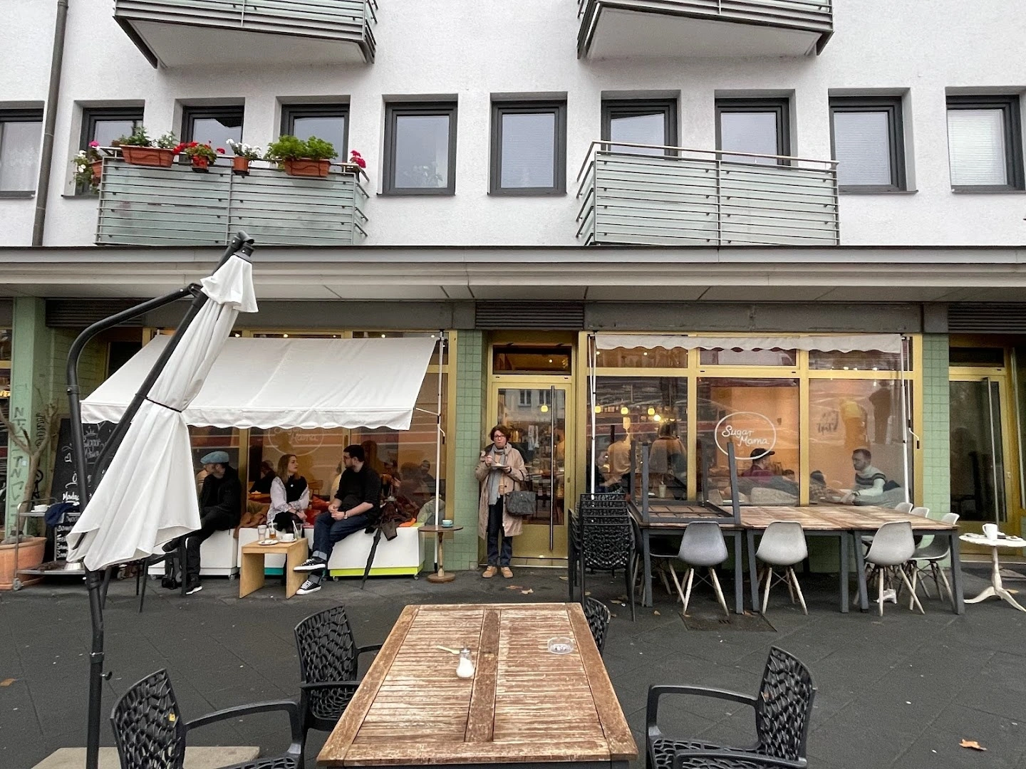 Cafe Sugar Mama - Image 1