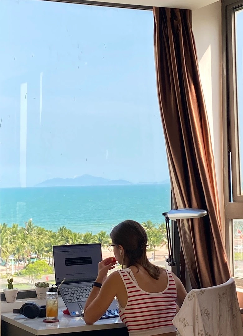 Seaview Coworking Space Da Nang - Image 1