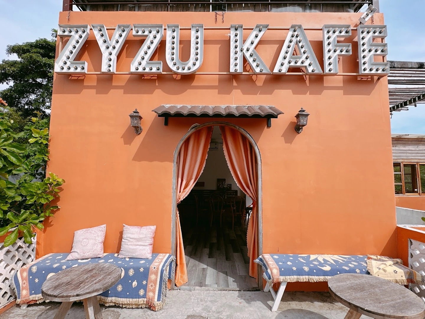 Zyzu Kafé - Image 1