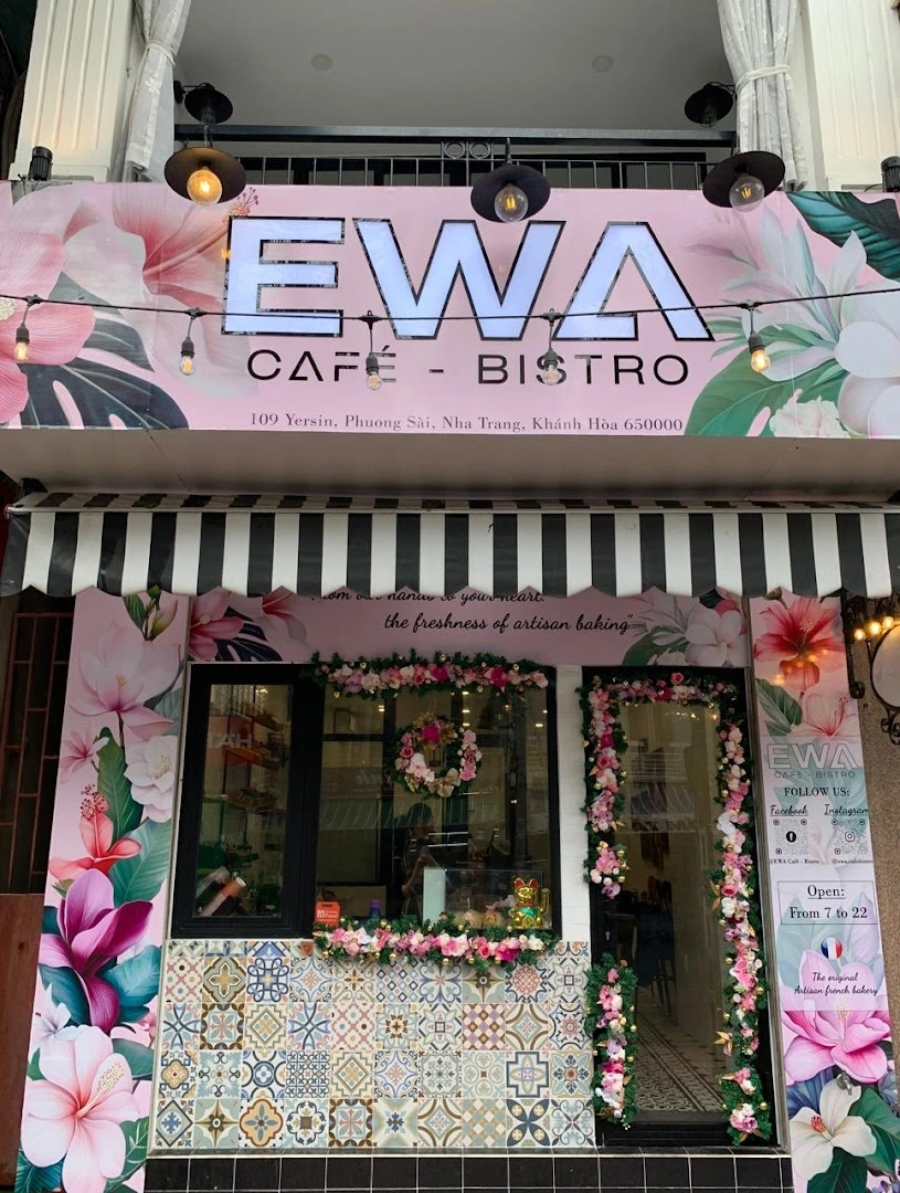 EWA Café & Bistro - Image 1