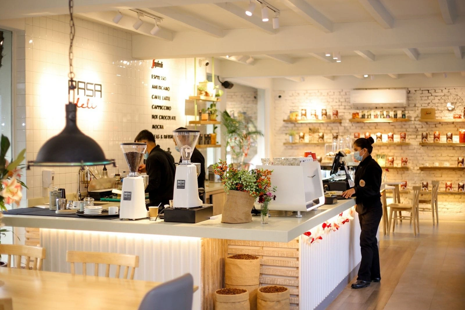Pasa Deli by Roadhouse - Image 1