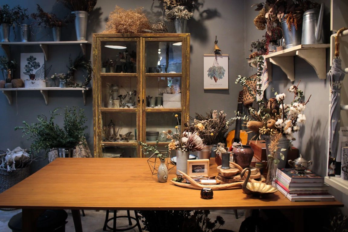 Guten Mørgen Coffee Lab & Shop Tomang - Image 1