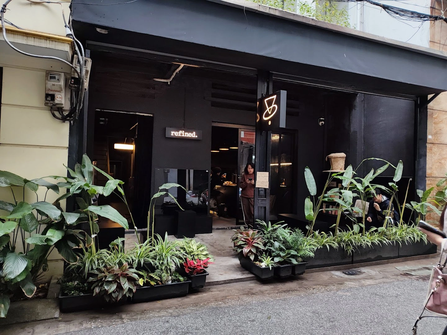 refined. Láng Hạ - Image 1